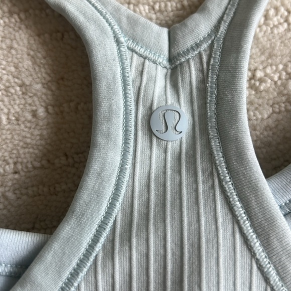 Lululemon Ebb top (light blue) - Picture 3 of 4